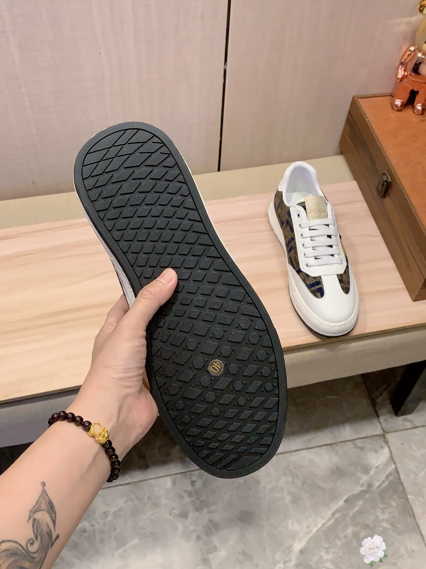 Men's men's shoes 💰420💰💰🎩🎩[Lightning][Lightning] "FENDI*" The latest and most popular casual shoes, top brand [Seduce] luxury ~ purchasing agent, top quality ~. [Strong] The upper is made of imported breathable cowhide with fabric material ➕ Breathable sheepskin feet (•) and fine workmanship. The original stylish and stylish soft rubber wear-resistant and non-slip outsole is light and comfortable on the feet. The real thing looks better when photographed in person. No. 122: code: 38-44, 5️⃣ colors selected